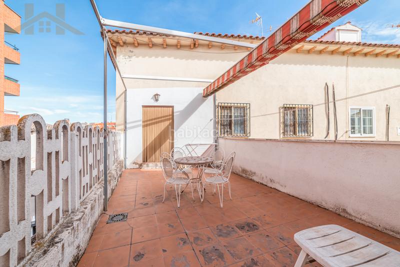 Foto 0c70e231-3169-492c-8a2a-9fb19546040f. Casa adossada amb xemeneia a Centro Valdemoro