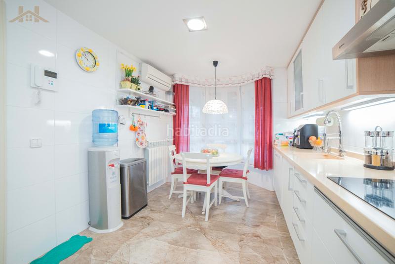 Foto 2656ccfc-6ac8-43d3-9819-efd1e3ca3611. Maison jumelée avec chauffage parking piscine dans Restón I-Restón II Valdemoro