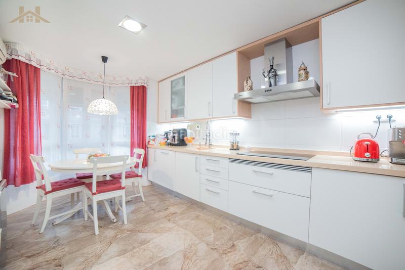 Foto 2b041935-8d21-4986-b787-b34516d3e70f. Maison jumelée avec chauffage parking piscine dans Restón I-Restón II Valdemoro