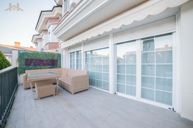 Foto e025adec-1e89-4ffc-b011-8cebeae9f1cd. Maison jumelée avec chauffage parking piscine dans Restón I-Restón II Valdemoro