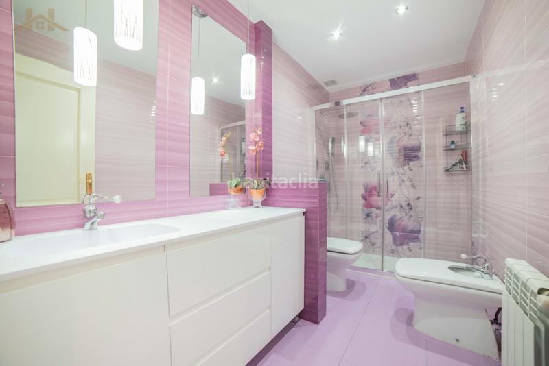 Foto effe1040-97f3-4aa1-b34b-bda3a56fb316. Maison jumelée avec chauffage parking piscine dans Restón I-Restón II Valdemoro