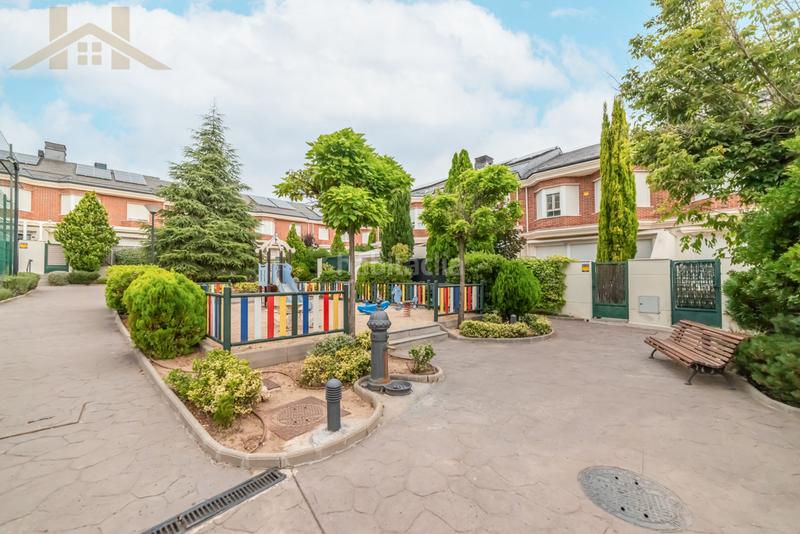 Foto f6128c04-572b-4a38-a6b4-13994b66b5dc. Maison jumelée avec chauffage parking piscine dans Restón I-Restón II Valdemoro