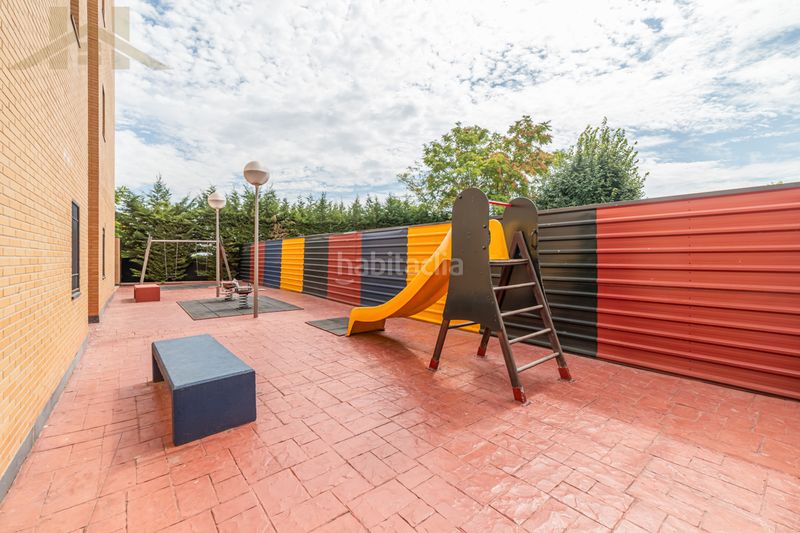 Foto ed600aa0-5a76-44f1-a5f3-e8f2c474e75e. Pis amb calefacció aparcament piscina a Centro Valdemoro