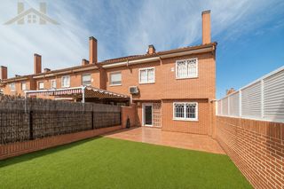 Casa adosada en Estación. Chalet adosado en zona estación de valdemoro.