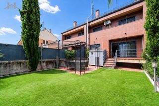 Casa adosada  Calle eurípides. Chalet adosado en venta en zona restón ii