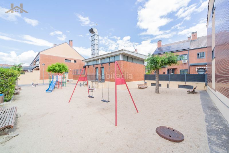 Foto f8b033c7-be54-4c04-a7b0-2042aa3d1f17. Casa adossada amb xemeneia calefacció aparcament piscina a Valdemoro