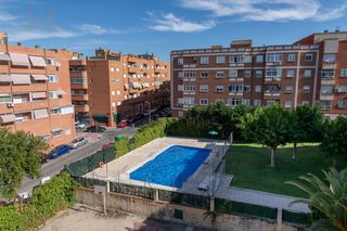 Appartement  Calle libertad. Piso de 102 m²: 4 dormitorios, terraza y urbanización con piscin
