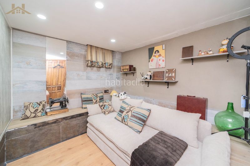 Foto 0c9ca6e5-a74b-40f0-a42a-c1e28e1a0a69. Casa aparellada amb xemeneia calefacció aparcament piscina a Valdemoro