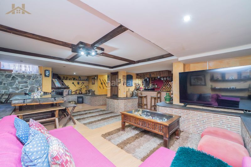 Foto d4c37b3b-4563-42be-ab2b-d2556587abd3. Casa aparellada amb xemeneia calefacció aparcament piscina a Valdemoro
