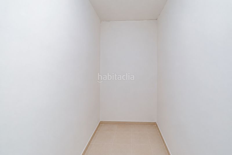 Foto e3c3acd6-f378-4a7d-a456-7e6d85fa98bd. Estudi amb aparcament a Restón I-Restón II Valdemoro