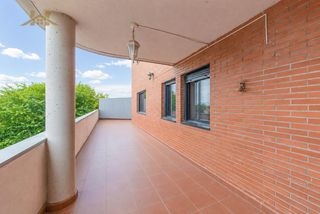 Pis a Restón I-Restón II. Piso con gran terraza en zona restón ii
