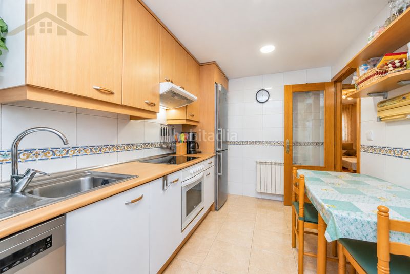 Foto b65e60f9-670c-487c-93cd-8a3330aea99a. Casa adossada amb calefacció a Altos del Olivar-El Caracol Valdemoro