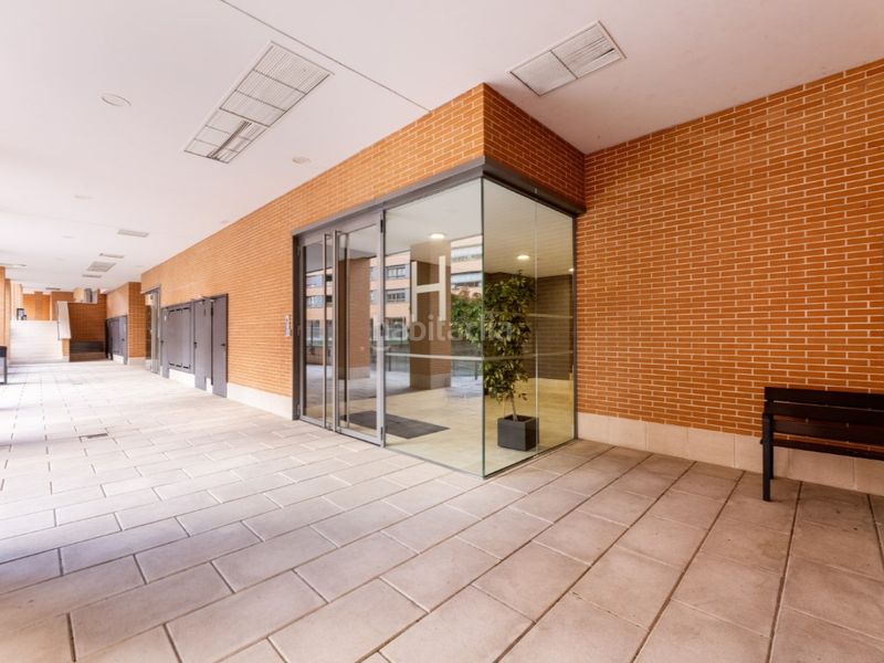 Foto 25afa29d-4b08-4da4-8d2d-eb06ad67d364. Pis amb aparcament piscina a Montecarmelo Madrid