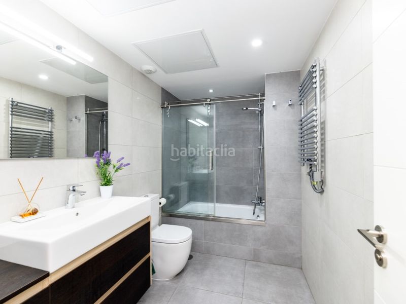 Foto 2d6b68c7-b26b-4b05-9914-cac64aadf3d3. Pis amb aparcament piscina a Montecarmelo Madrid