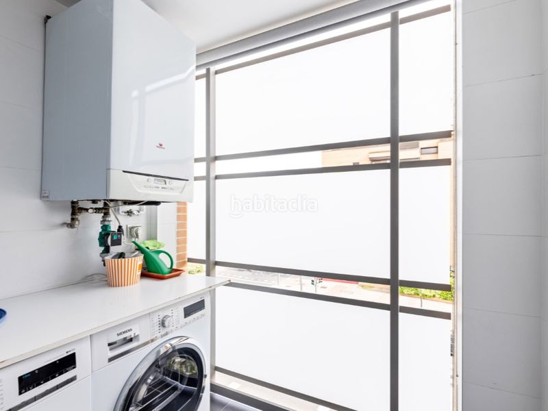 Foto 3ecf8410-511c-425d-a02d-e2f3d0fec8aa. Pis amb aparcament piscina a Montecarmelo Madrid