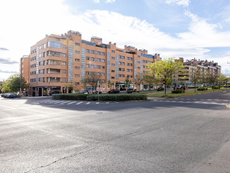 Foto 863b4b94-f7fd-472f-aff8-da0b2692b8f0. Pis amb aparcament piscina a Montecarmelo Madrid