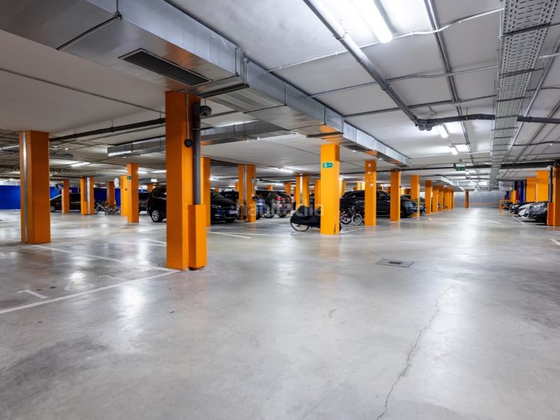 Foto 9e4313cb-be42-412f-b9c2-9f92f9a5bb19. Pis amb aparcament piscina a Montecarmelo Madrid