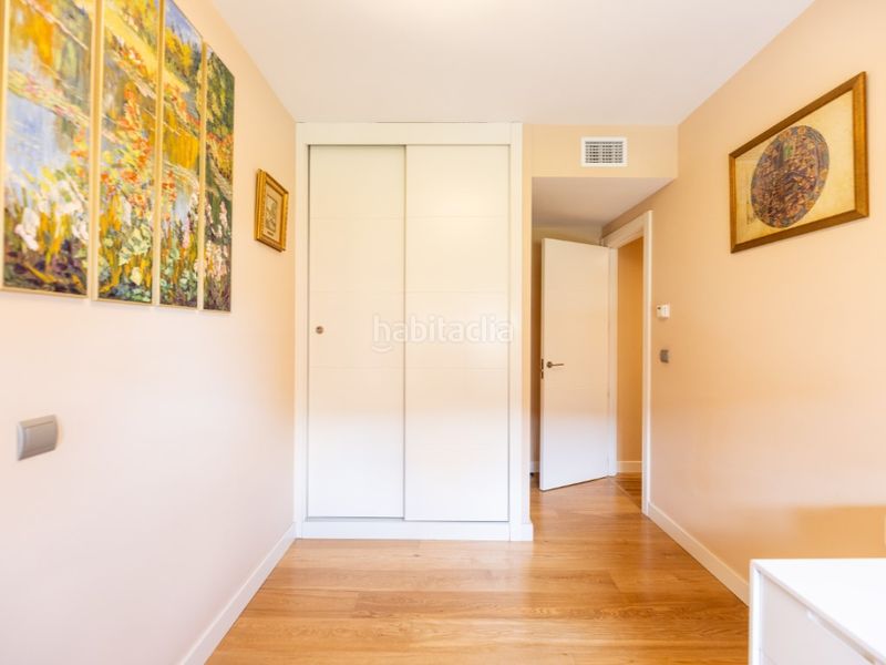 Foto a1c4b2fc-2e96-4cf1-b8e2-8b63ec4985e6. Pis amb aparcament piscina a Montecarmelo Madrid