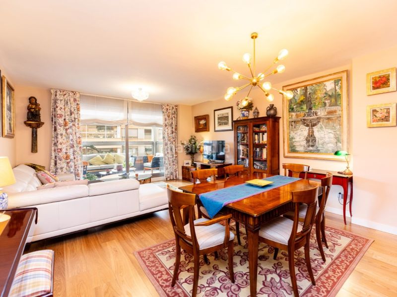 Foto b59fa1df-8644-4e8a-9af1-495974f41abe. Pis amb aparcament piscina a Montecarmelo Madrid