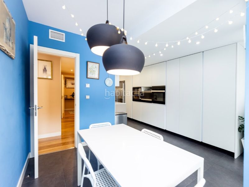 Foto df15cc56-81fe-41a8-bafc-5a8f2a616db5. Pis amb aparcament piscina a Montecarmelo Madrid