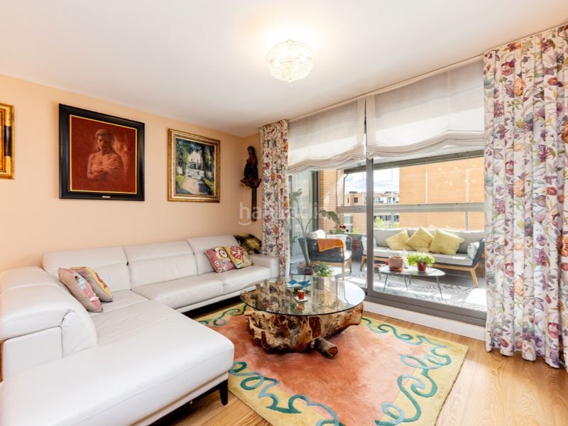 Foto dfe0efcd-73a7-4a3e-be54-bb3bdda6fbfa. Pis amb aparcament piscina a Montecarmelo Madrid