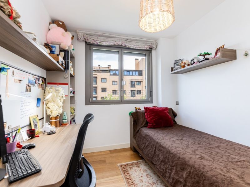 Foto e3dbef2b-500e-40fc-abcf-2611f8e08b1a. Pis amb aparcament piscina a Montecarmelo Madrid