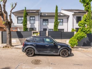 Chalet  Calle vitoria. Acogedor vivienda unifamiliar pareada en colonia los ángeles jun