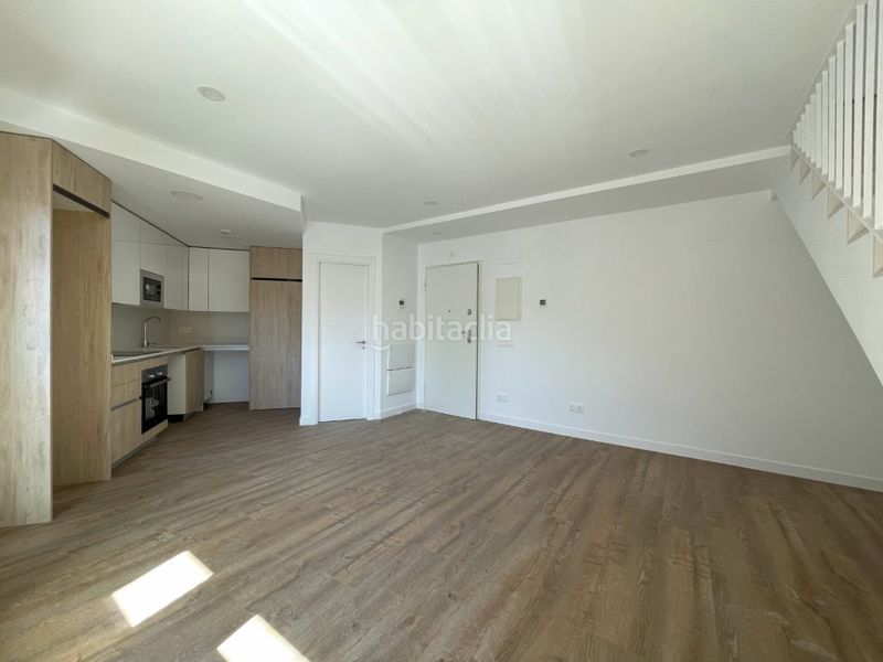Foto 636a2fc1-8c48-42f9-a6b8-26dfaff09f95. Location duplex avec parking dans Casa Amarilla Galapagar