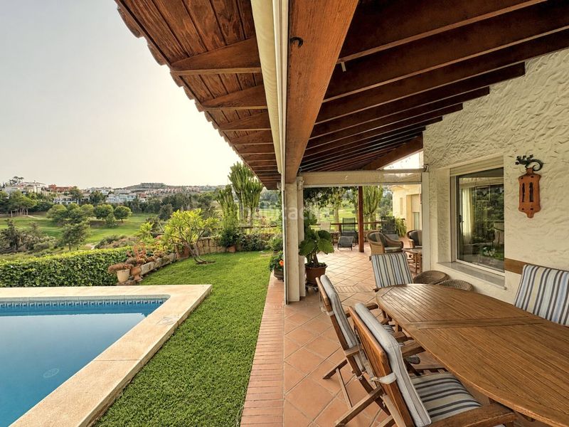 Foto 41ae525a-332d-48c5-ad20-35868712db4a. Casa amb aparcament piscina a La Alquería Benahavís