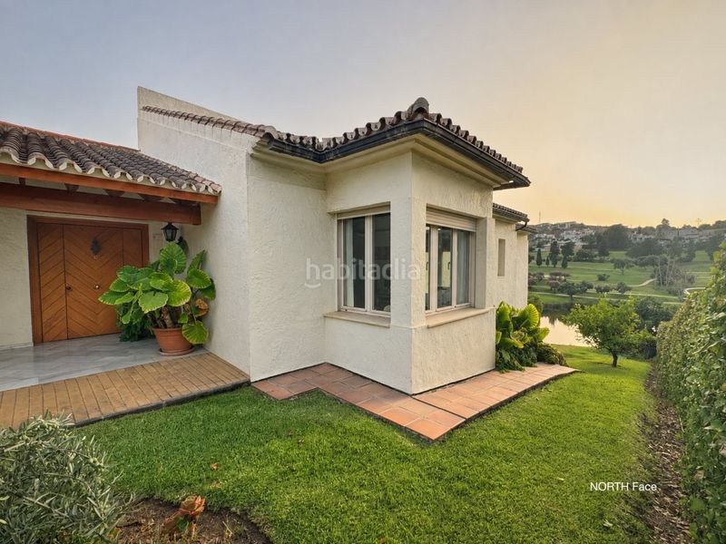 Foto b1cc2b17-61f4-4428-baed-a831ce5db646. Casa amb aparcament piscina a La Alquería Benahavís