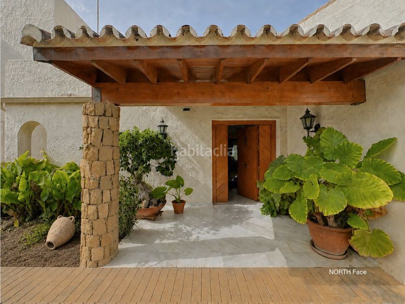 Foto cf374ffe-324d-43ac-a630-76c6e279082c. Casa amb aparcament piscina a La Alquería Benahavís