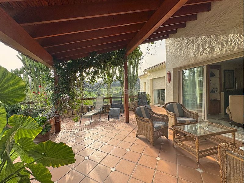 Foto d1b0bcd0-bc20-424d-83c7-e81d7f2b7a61. Casa amb aparcament piscina a La Alquería Benahavís