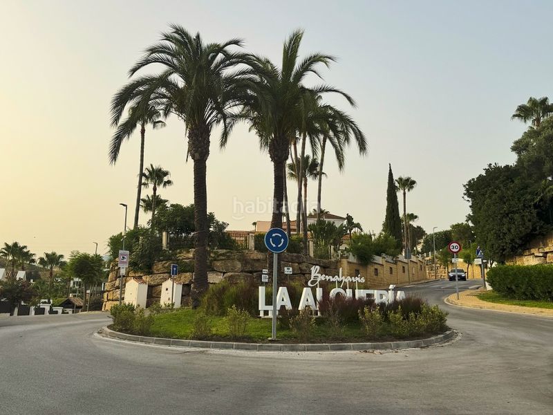 Foto f7fb2c3f-ac39-4554-a17b-c84933e5a179. Casa amb aparcament piscina a La Alquería Benahavís
