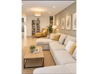 Pis a El Caño-Maracaibo. Piso 5 habitaciones venta las rozas de madrid