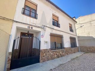Casa  N/a. Fantástica casa chalet con 6 habitaciones en dosbarrios