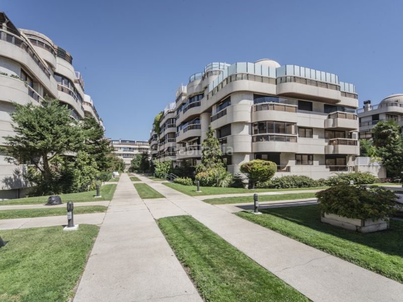 Foto 702b9a2e-5797-48e7-8d15-2c14a6062b48. Rent flat in Aravaca Madrid