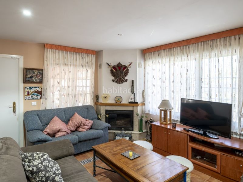 Foto b5defea6-e52c-42d6-bd53-e835dfc78bfd. Casa a Escalona