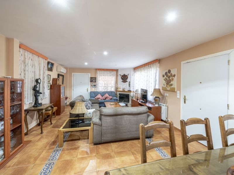 Foto e883f255-4714-4b62-bd9e-f4a1360794c8. Casa a Escalona
