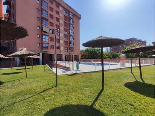 Pis  Paseo de juan antonio vallejo-nájera botas. Luminoso piso de 2 dormitorios y 2 baños con plaza de garaje en