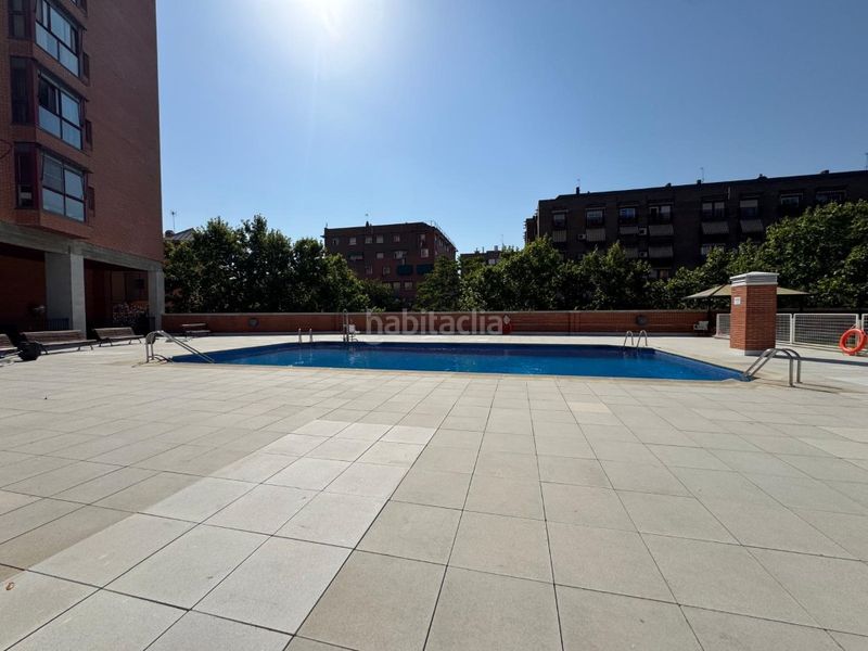 Foto 0292cd76-fad8-42d4-8de6-0d04c75add43. Pis amb aparcament piscina a Acacias Madrid