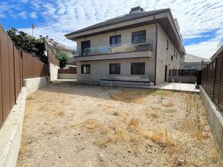 Lloguer Planta baixa  Calle libertad de la. Piso 3 hab. estudio independiente, gran patio, 2 plazas de garaj