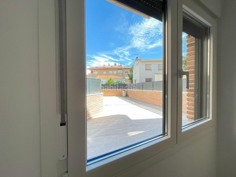 Foto cfa62ae4-054e-4464-b2b4-d3bef13f9932. Location rez-de-chaussée avec parking dans Casa Amarilla Galapagar