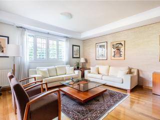 Maison jumelée à Aravaca. Chalet pareado en una de las urbanizaciones cerradas más demanda