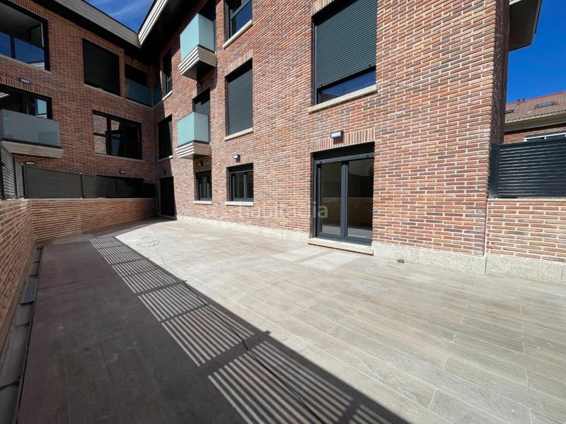 Foto 32833138-79f6-47d4-8857-6ee16a9d3509. Rent ground floor with parking in Casa Amarilla Galapagar