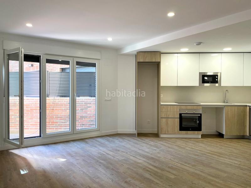 Foto fb09965f-e5a5-4ee9-b27f-fc773862f44e. Rent ground floor with parking in Casa Amarilla Galapagar