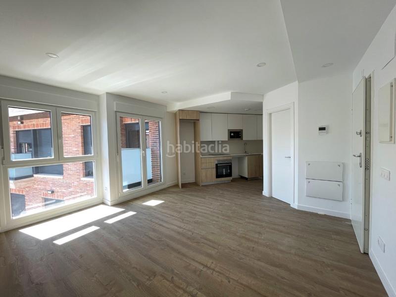 Foto bb219bff-9244-4bab-8c4c-bf2ba8a46ed2. Location duplex avec parking dans Casa Amarilla Galapagar