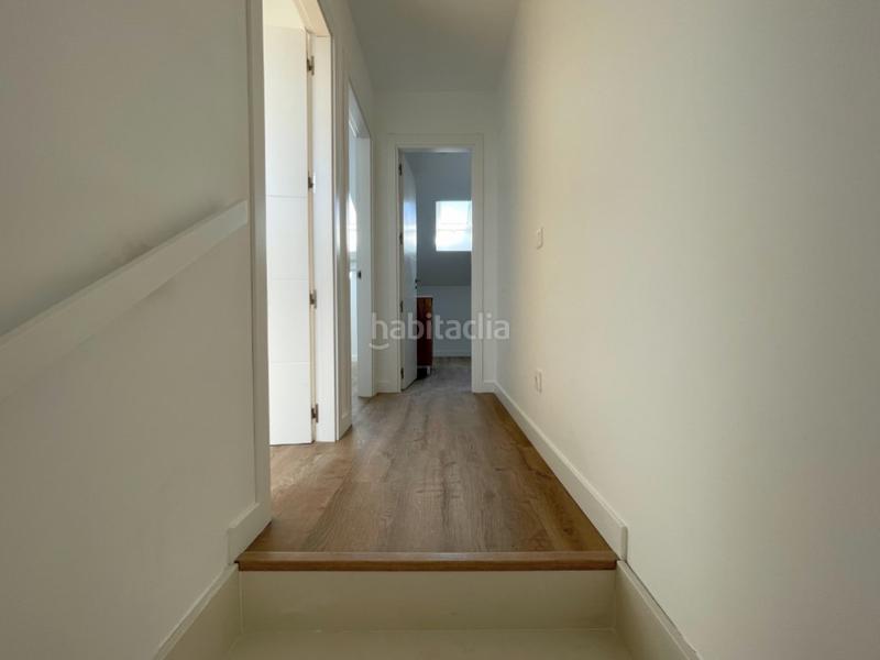 Foto 2277b11a-8bb0-4885-8cc3-3b4a3403c275. Rent duplex with parking in Casa Amarilla Galapagar