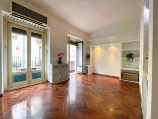 Pis a Ct santiago 6. Apartamento con encanto y con altillo en centro de madrid, paral
