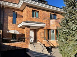 Casa bifamiliare  Calle martin iriarte. Chalet pareado con encanto, piscina independiente, bien comunica