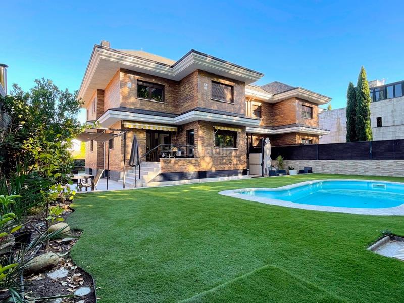 Foto 2637fdbd-ad62-4110-96e1-2671f2cf4ebb. Casa bifamiliare con parcheggio piscina in Las Matas-Peñascales Rozas de Madrid (Las)